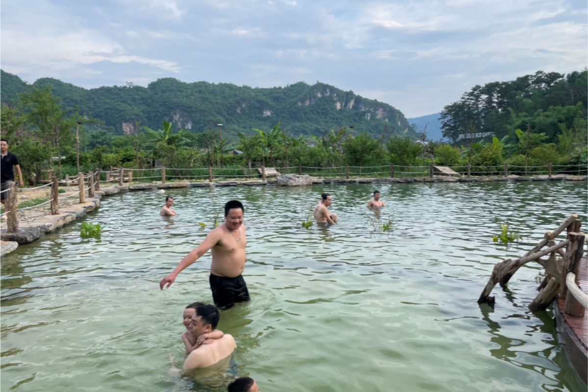 Outdoor Natural Pool at Natalie’s Villa & Resort Moc Chau