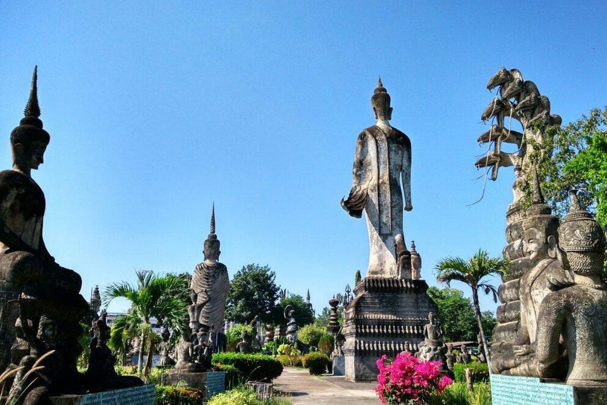 Sala Kaew Ku - private tour Thailand