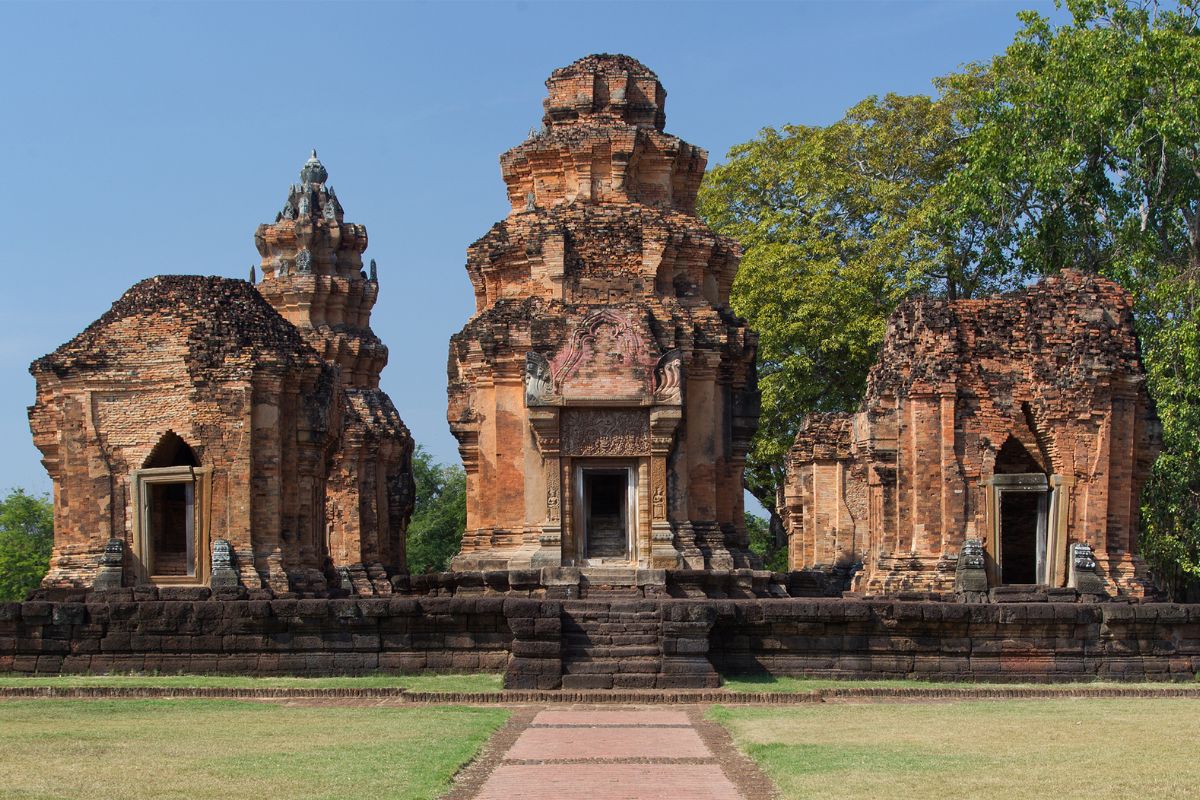 Sikhoraphum Temple - private tour Thailand