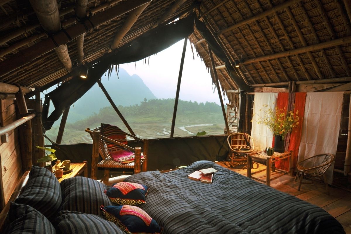 A Warm Double Bed At Pu Luong Glamping
