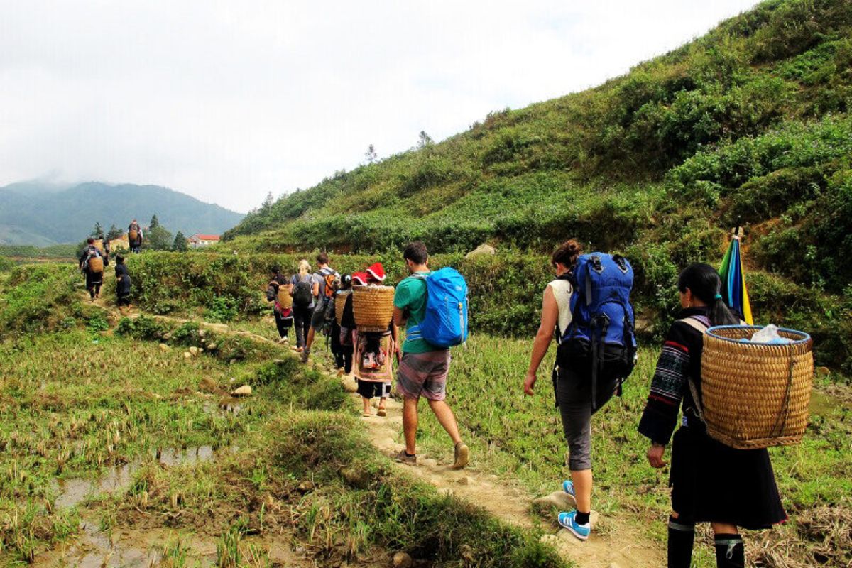 Hiking In Y Linh Ho