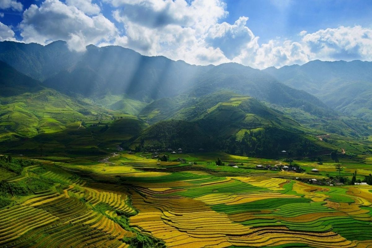 Pu Luong Rests In Green Valleys - Pu Luong vs Sapa