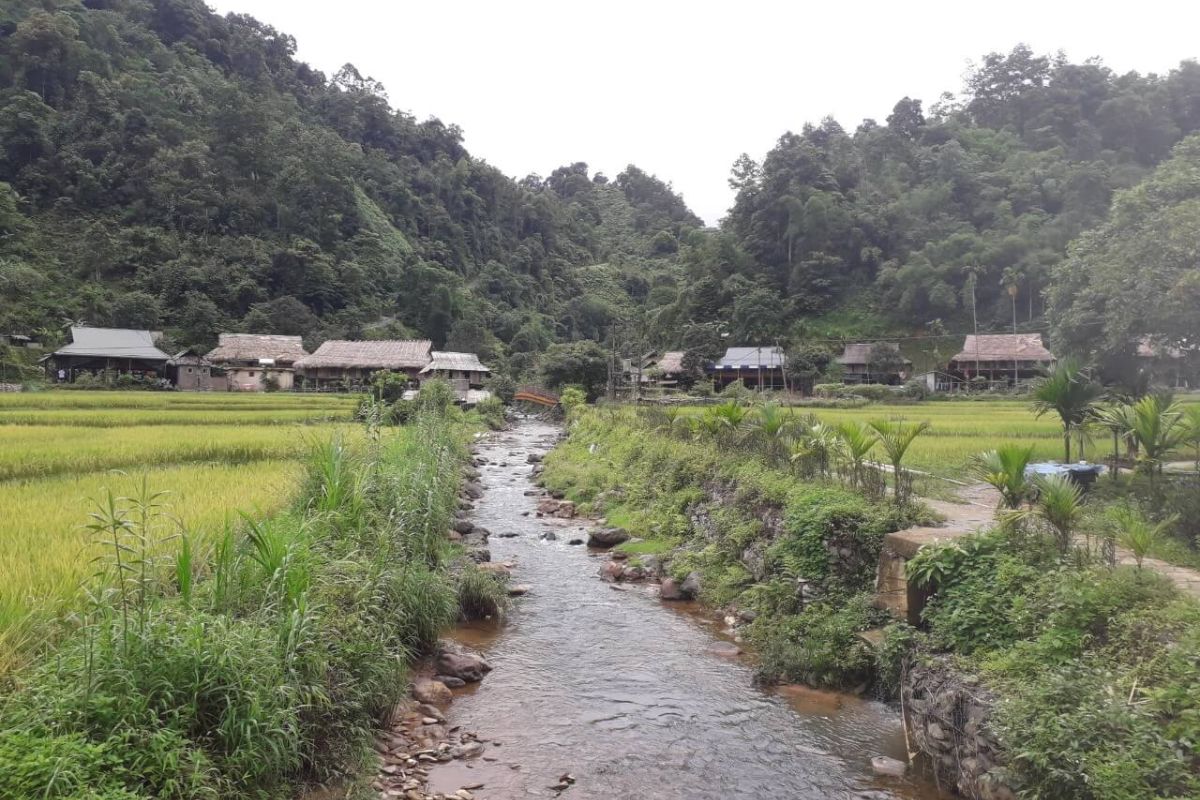 Kho Muong Village 