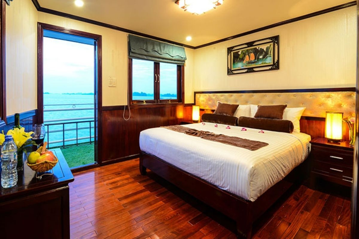 Deluxe Room at Silversea Cruise Halong Bay
