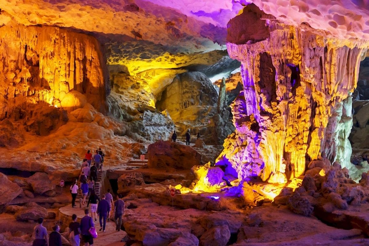 Sung Sot Cave