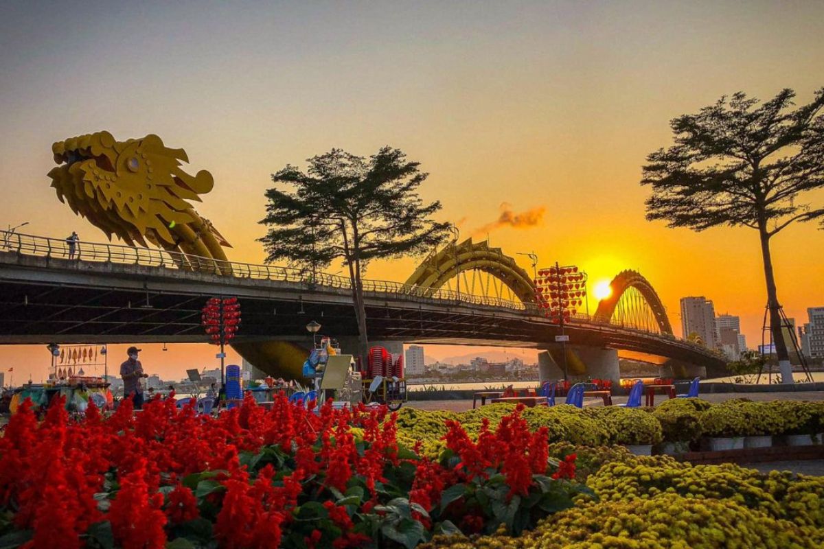 Sunset Break at Dragon Bridge