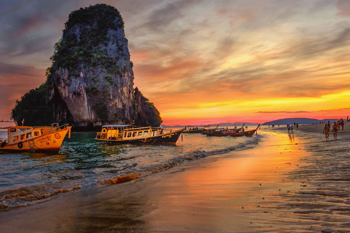 Sunset Walk To Phra Nang Beach