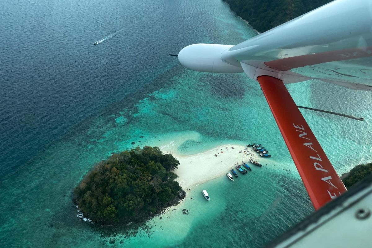 Private Seaplane Over Gulf Thailand