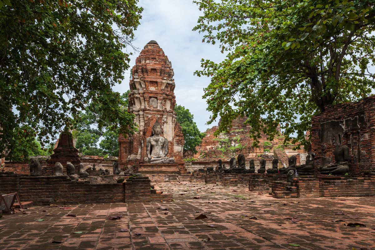 Wat Mahathat - Thailand Luxury Tours