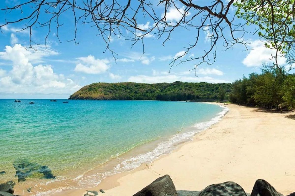 Dam Trau Beach