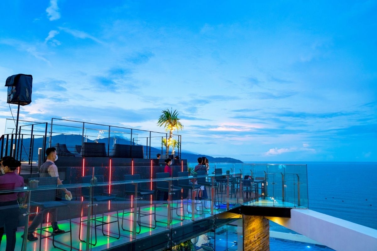 Sky21 Bar & Bistro
