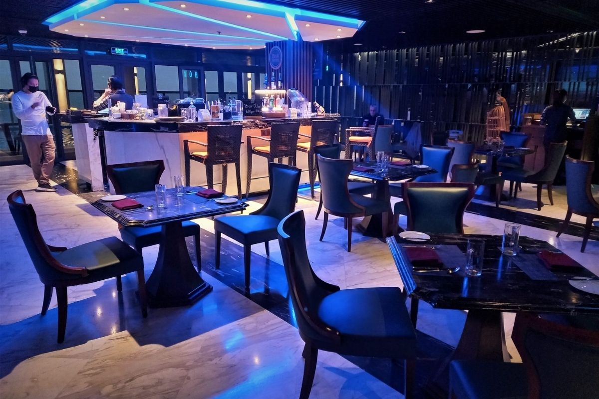 Horizon Bar