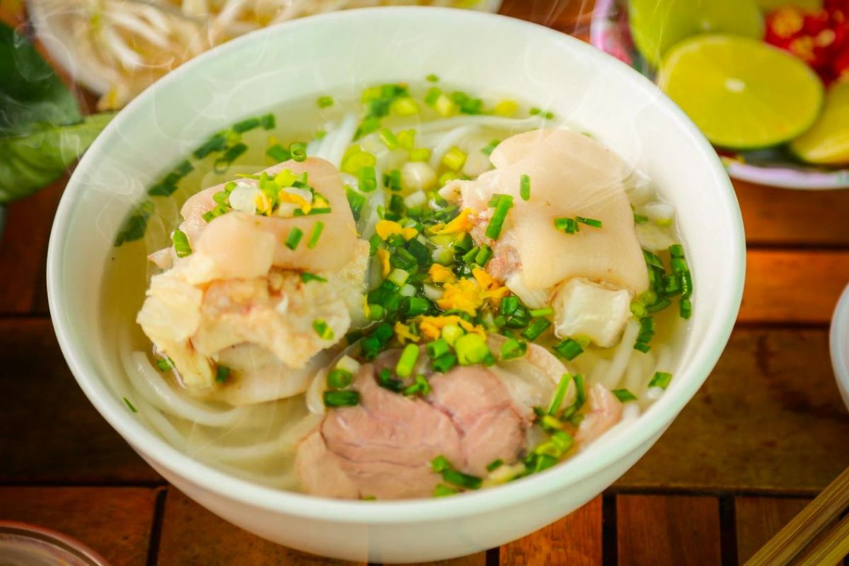 Banh Canh Trang Bang - Southern Vietnam Food