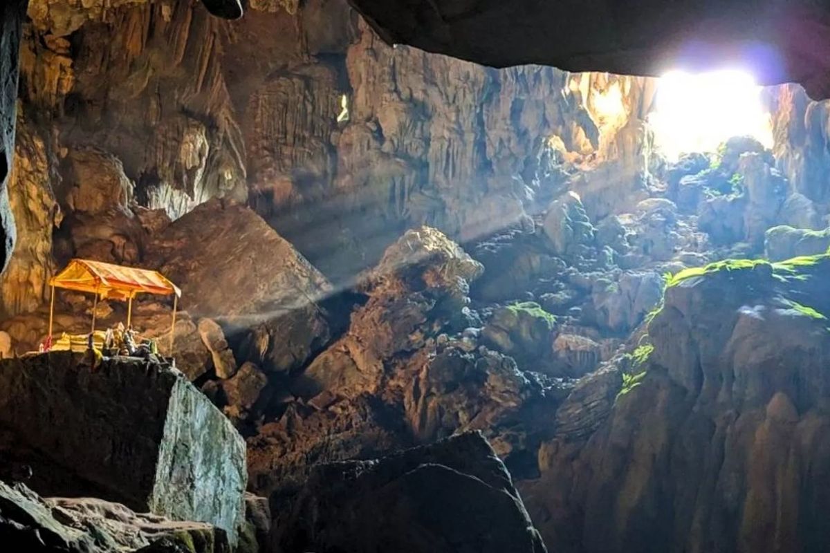 Tham Phu Kham Cave - Vang Vieng Laos