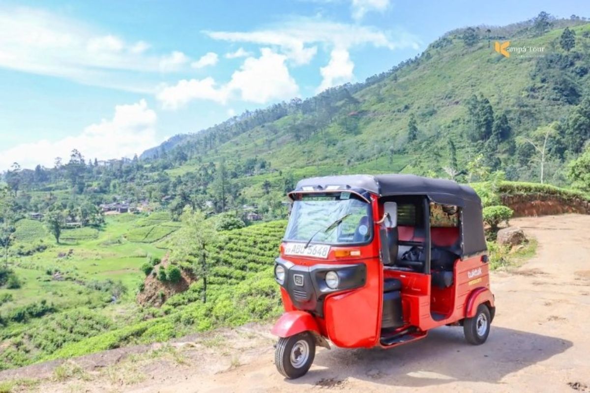 Tuk-Tuk Through Ban Houay Yae