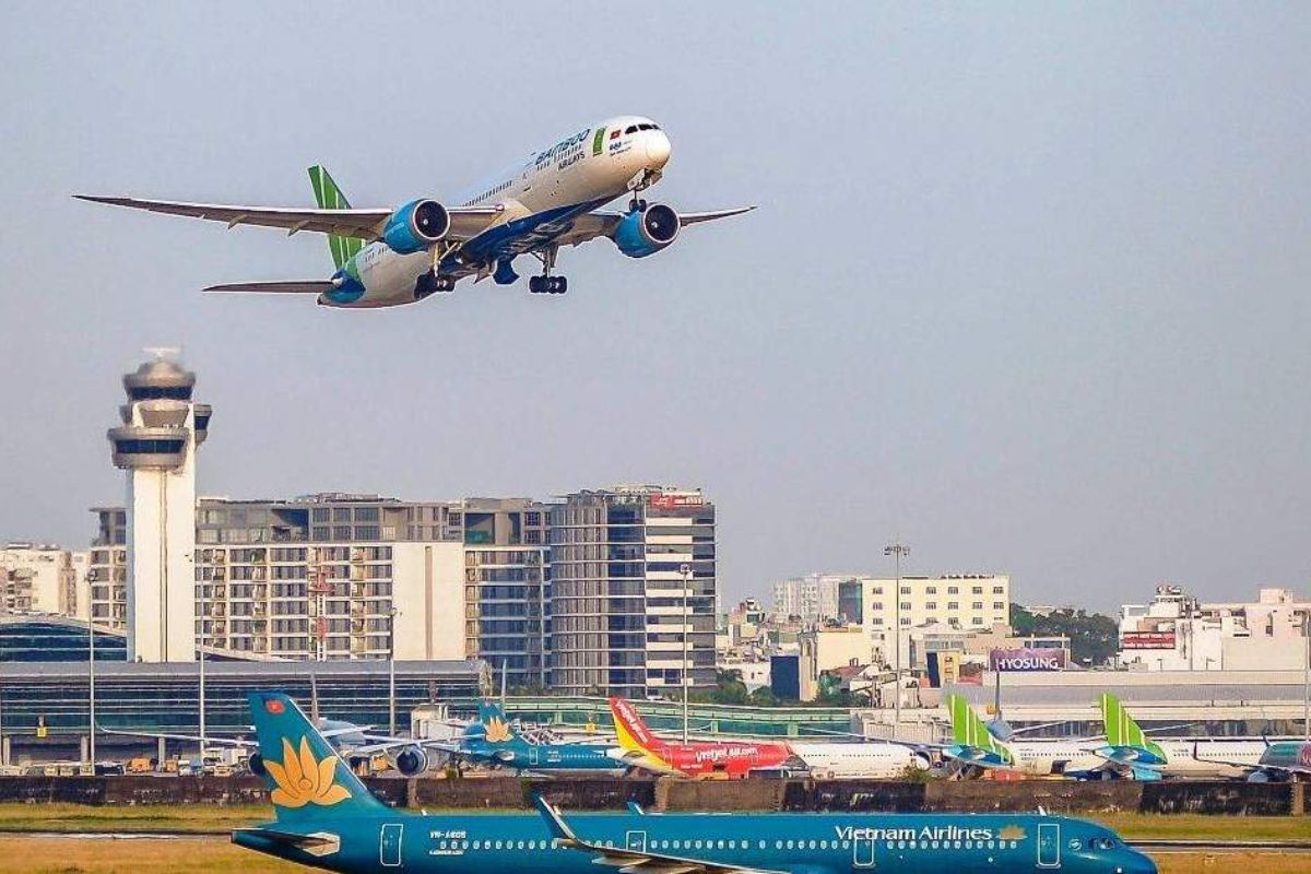 Tan Son Nhat Airport - Vietnam Tour Deals