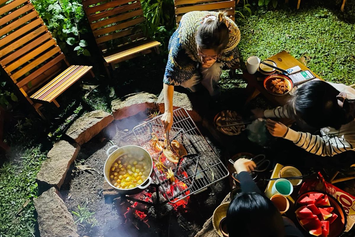 Unwind Over A Fireside Dinner 