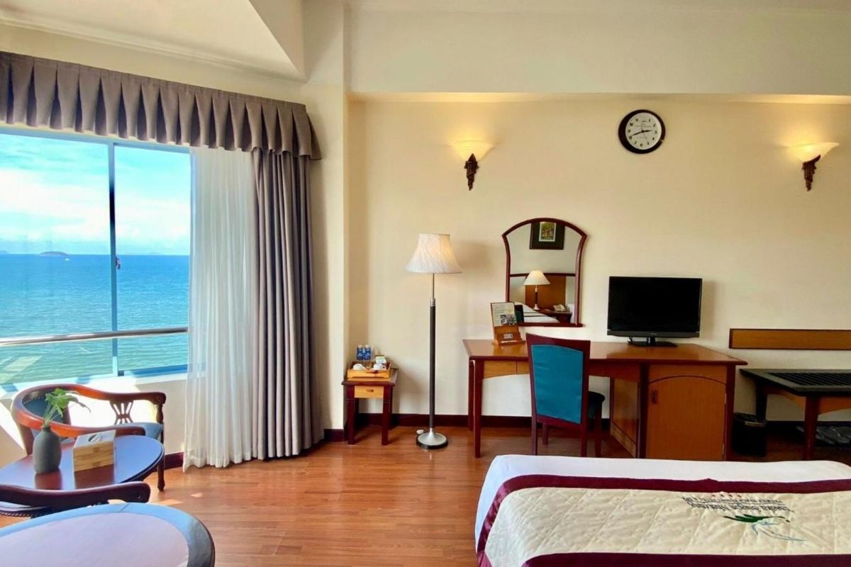 Senior Deluxe Ocean View - Yasaka Nha Trang Hotel 