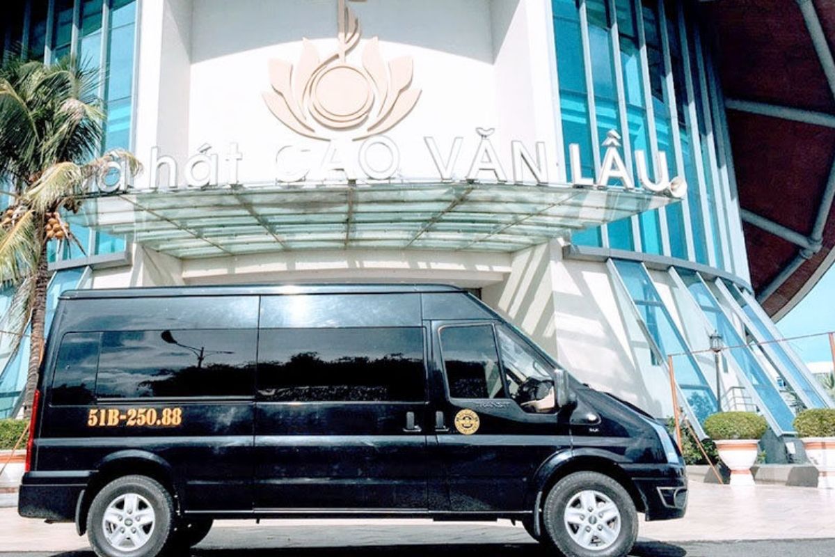Sleeper Limousine Vans from Ho Chi Minh to Bac Lieu Vietnam