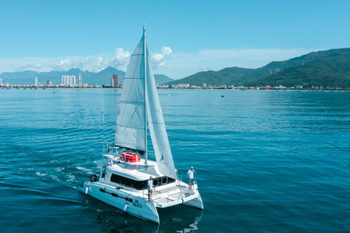 Private Charter Cruise to Son Tra Peninsula