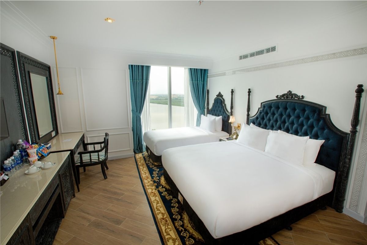 Family Room with Balcony at Fivitel Da Nang Hotel 