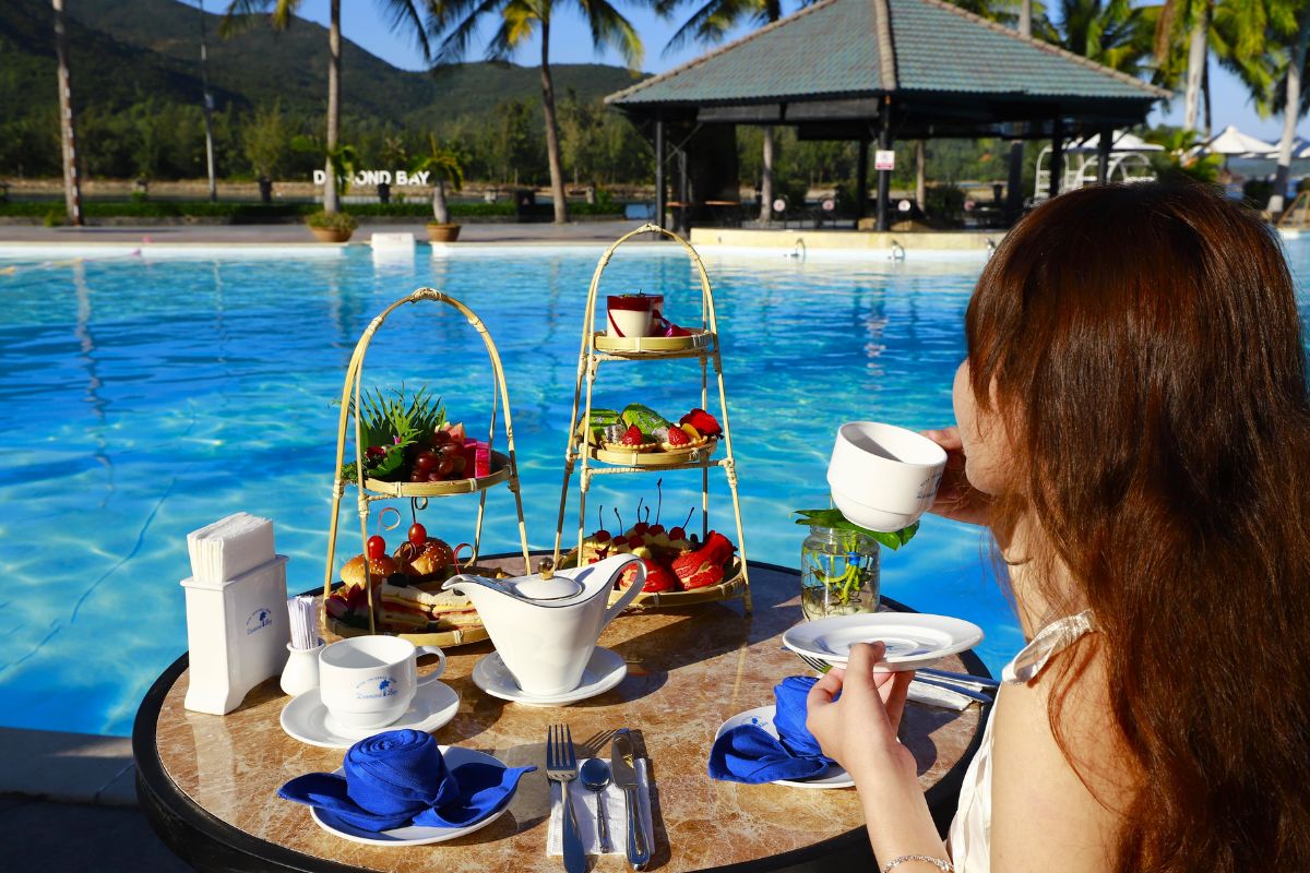 Floating Breakfasts