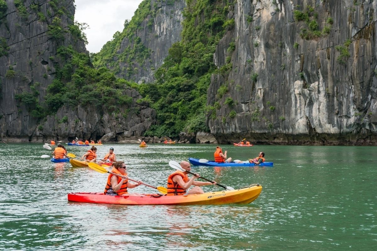 Kayaking adventure with Imperial Classic Cruise