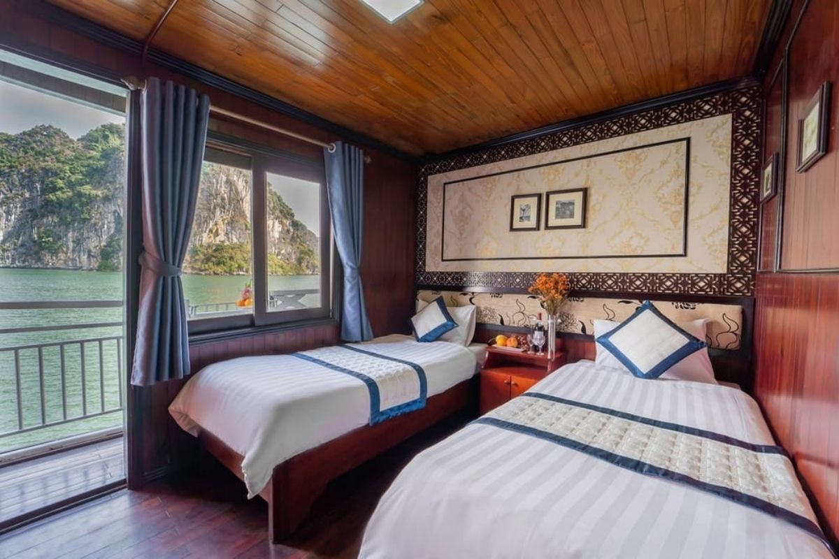 Deluxe Sea View Cabin with Balcony at Sunlight Cruise Halong Bay