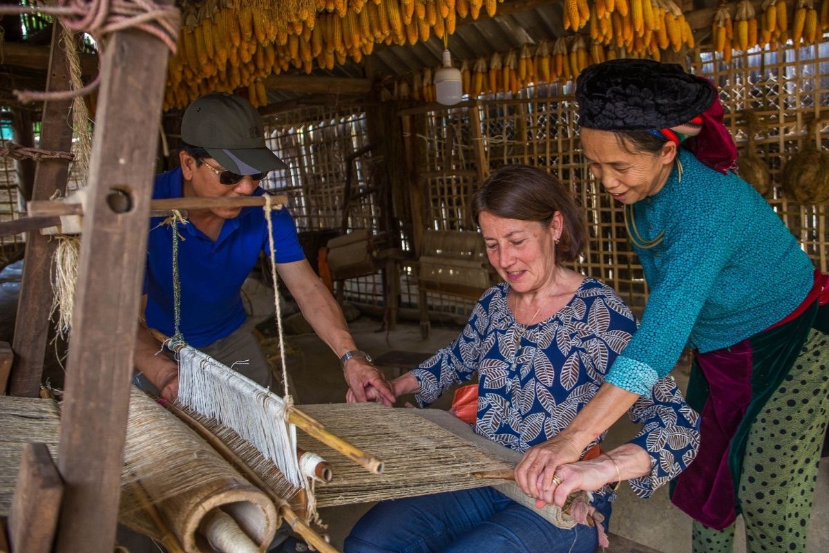 Visit Lung Tam Village