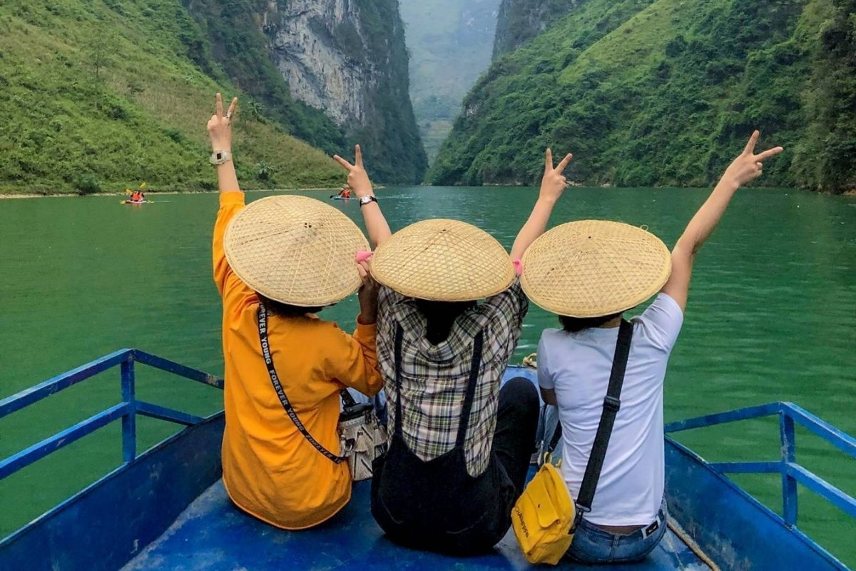 Take a Boat Ride Down the Nho Que River 
