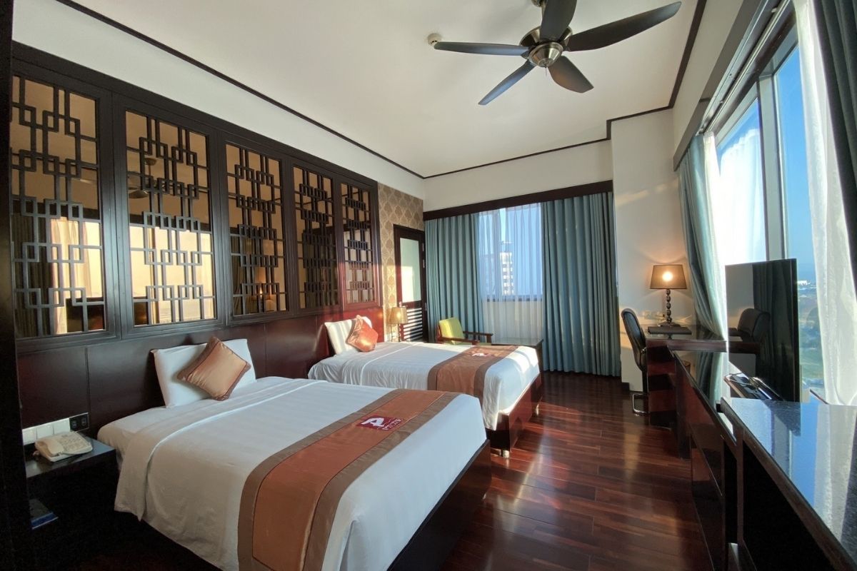 Palace Suite at Halong Palace Hotel