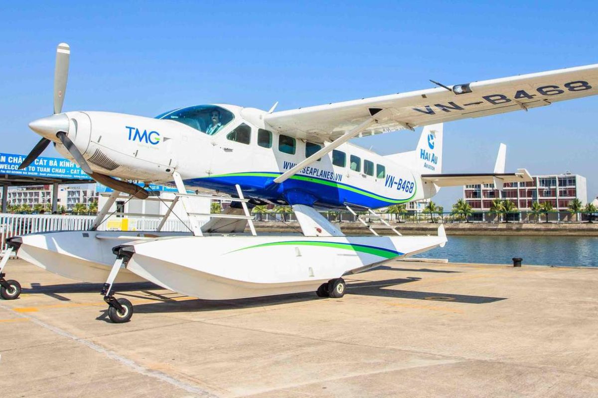 Seaplane: Ha Noi - Ha Long