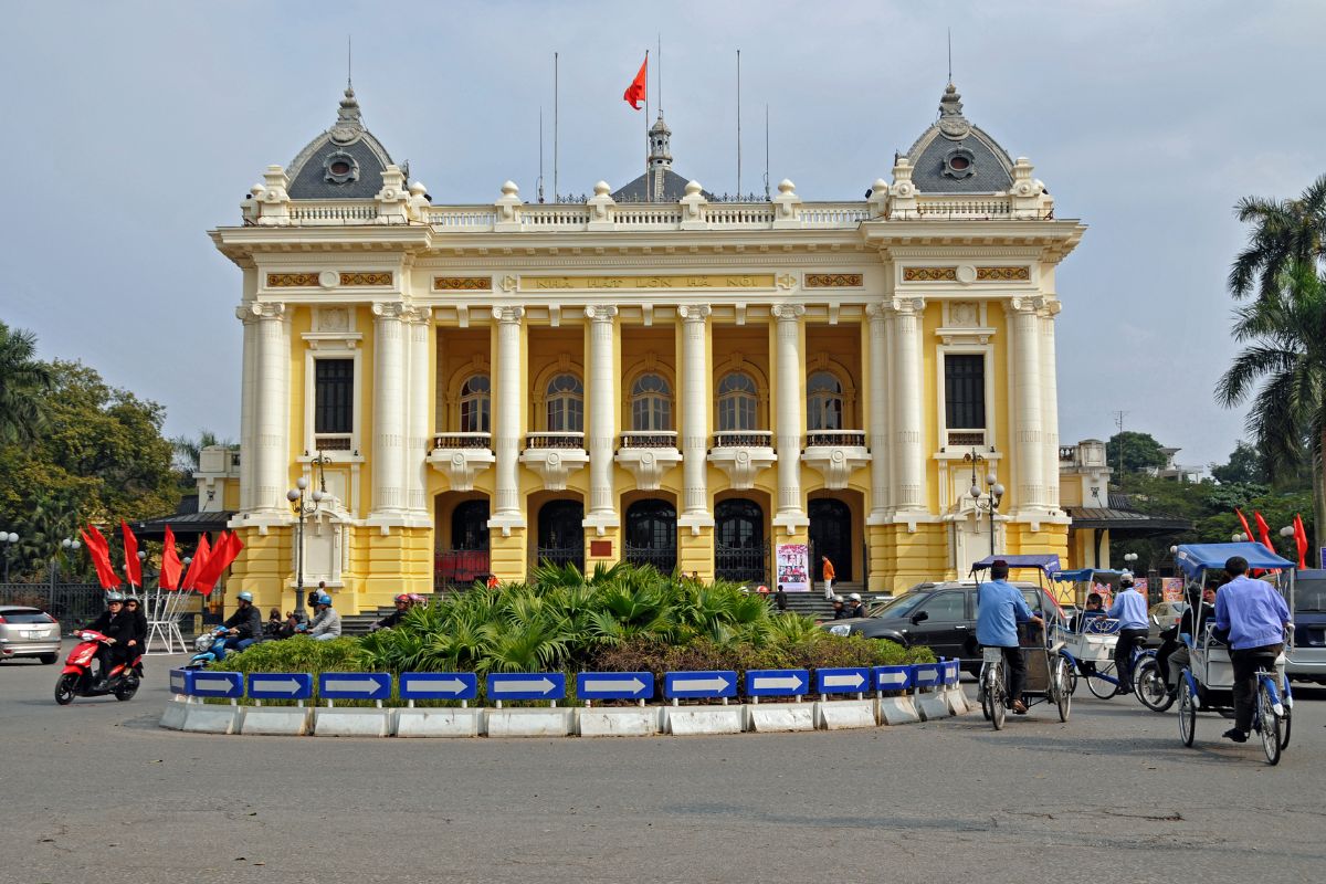 Hanoi what to see and do: Hanoi Opera House