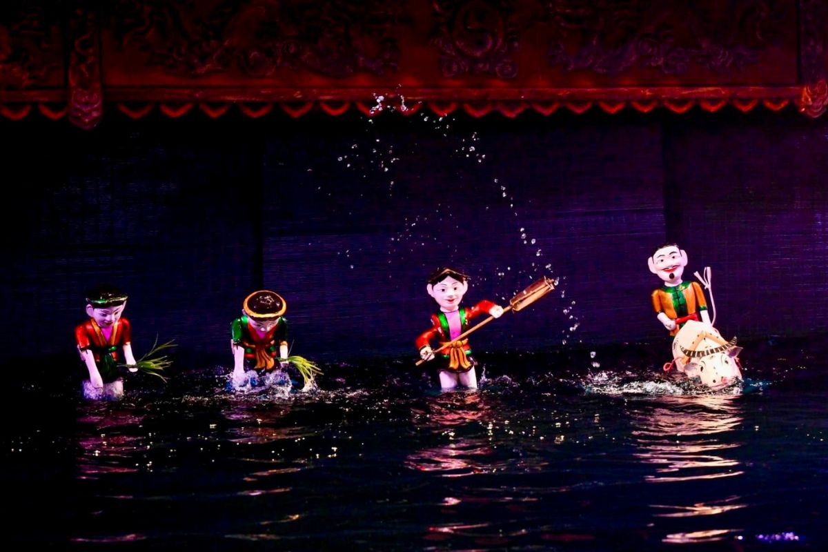 Hanoi what to see and do: Thang Long water puppetry.