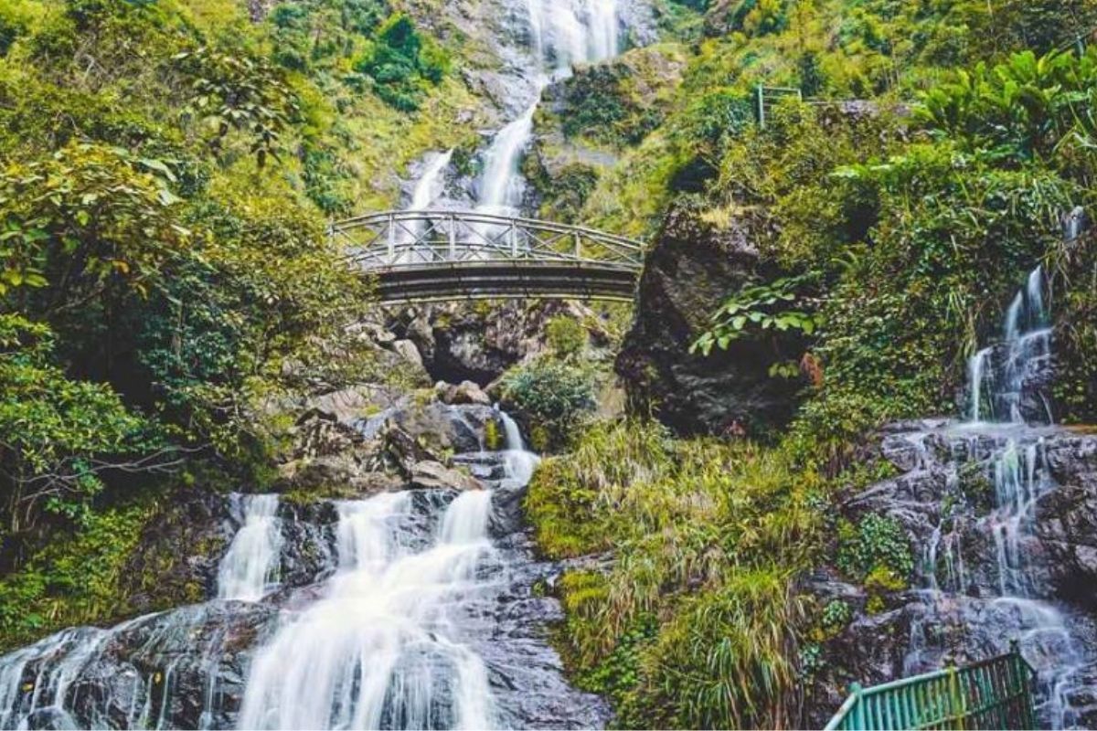 Visit Silver Waterfall in cool April
