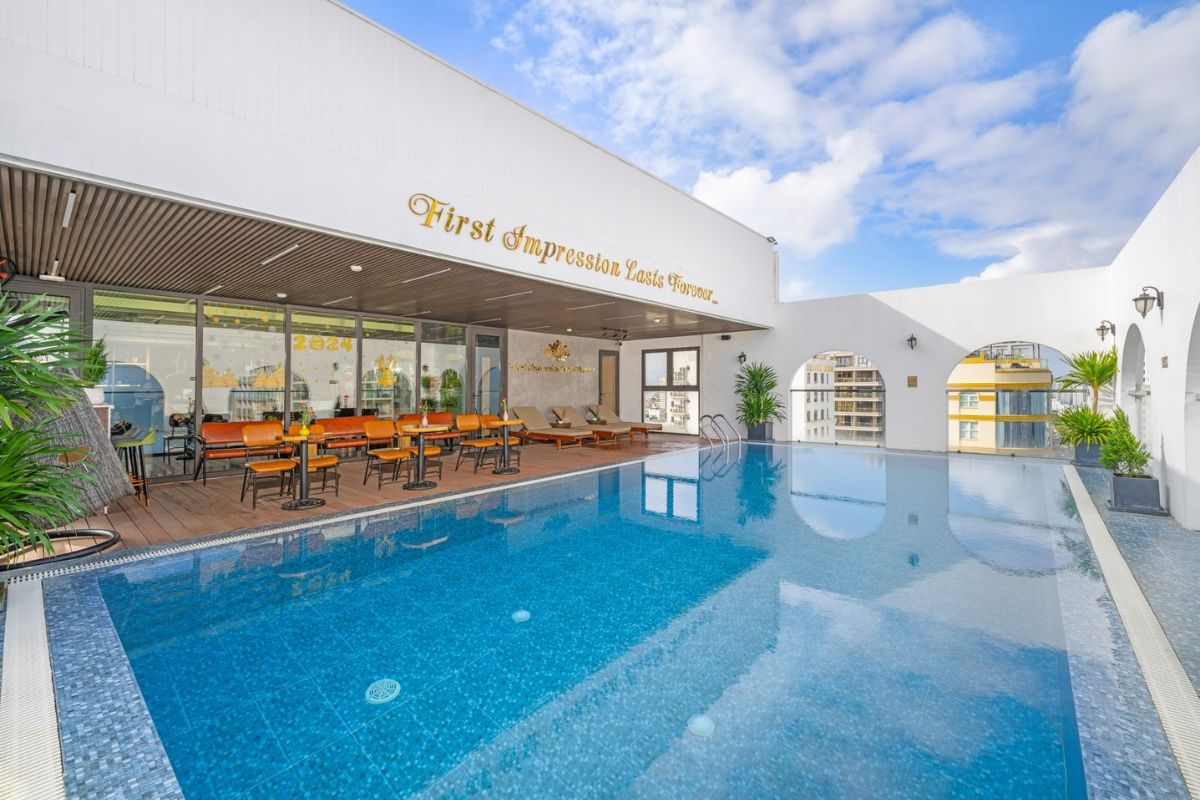 Infinity Rooftop Pool
