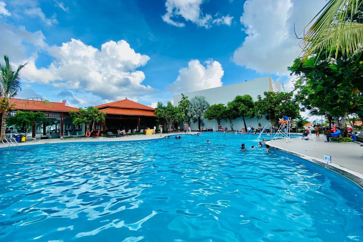 Outdoor Swimming Pool