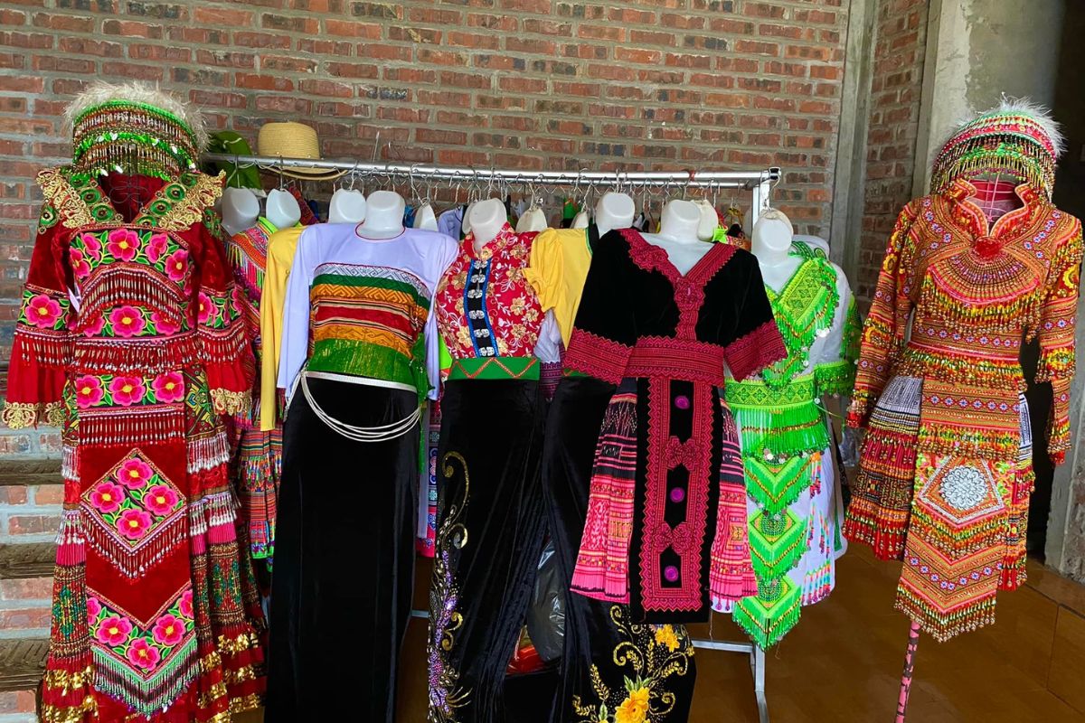 Thai Ethnic Costume Rental