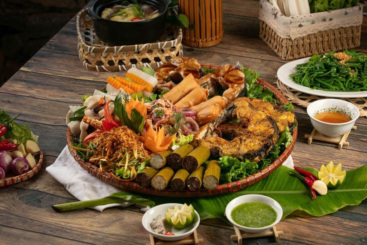 Try some local food in Mai Chau