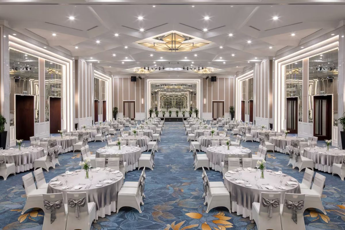 Business Lounge & Convention Center 