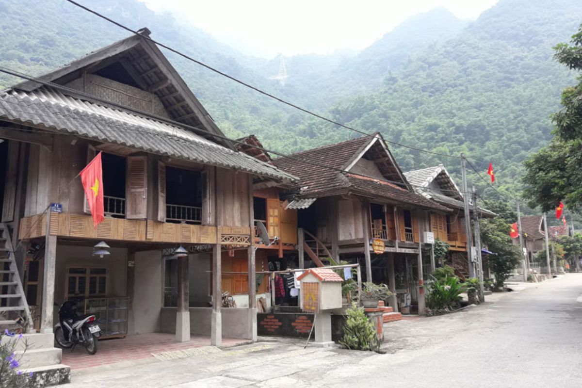 Lac Village