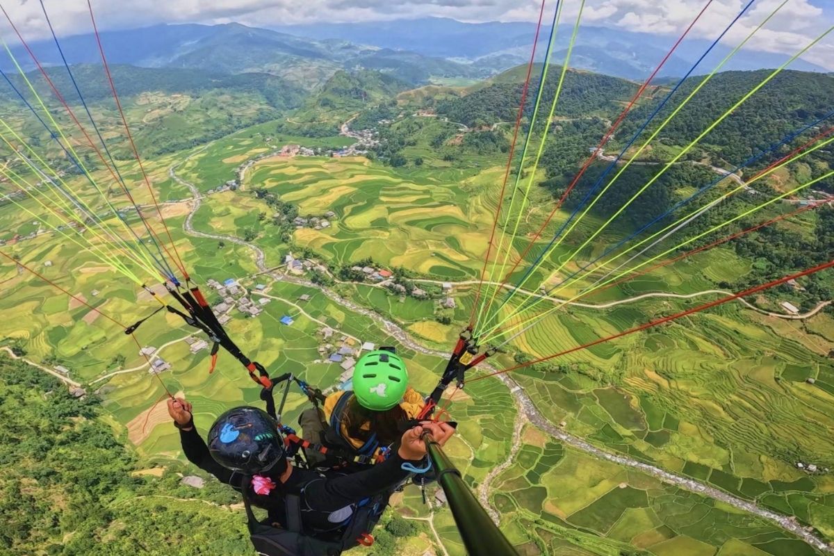 Soaring high: Khau Pha Pass paragliding festival!