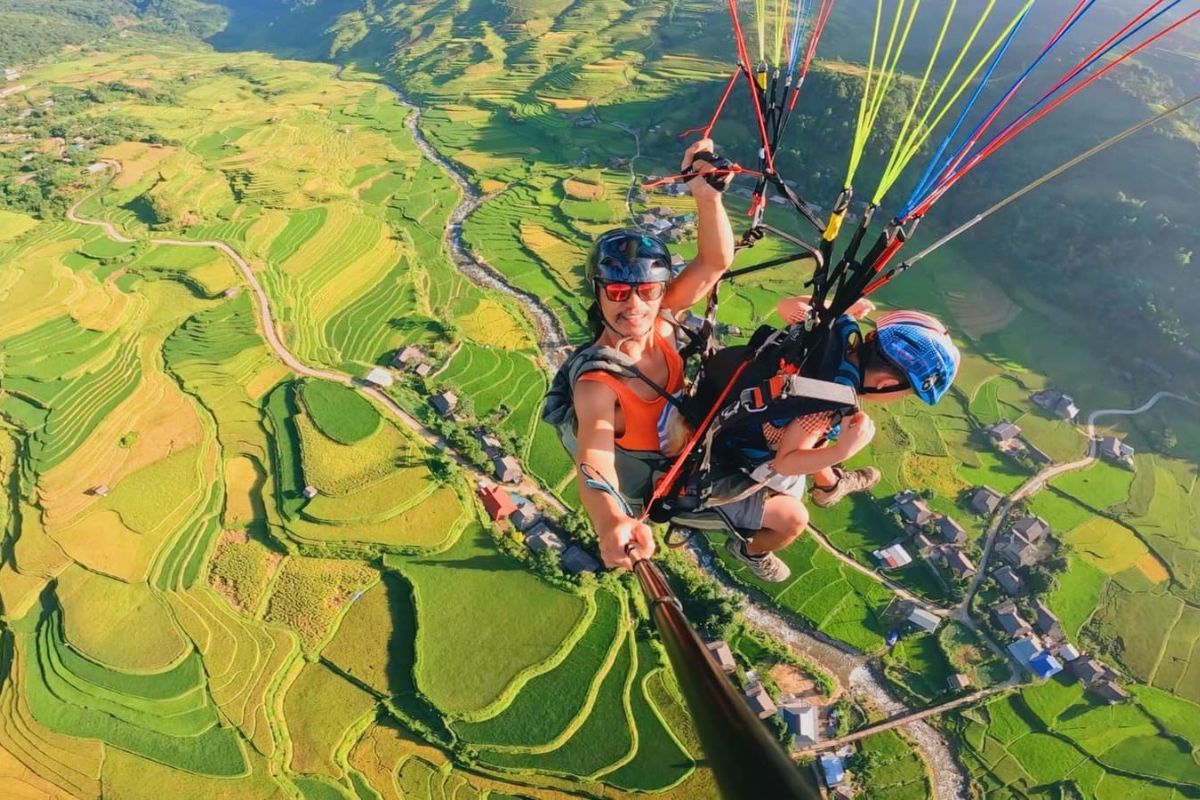 September Paragliding over La Pan Tan