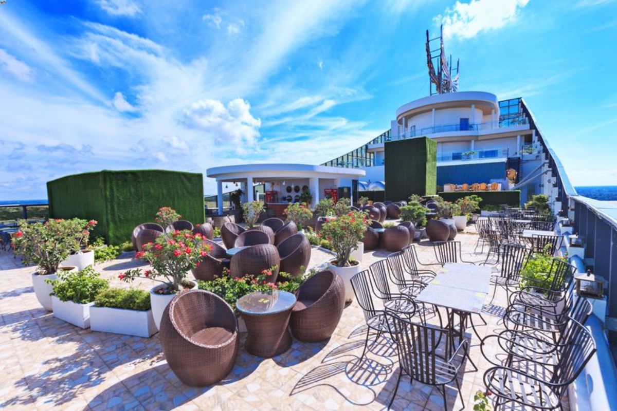 Rooftop Bar