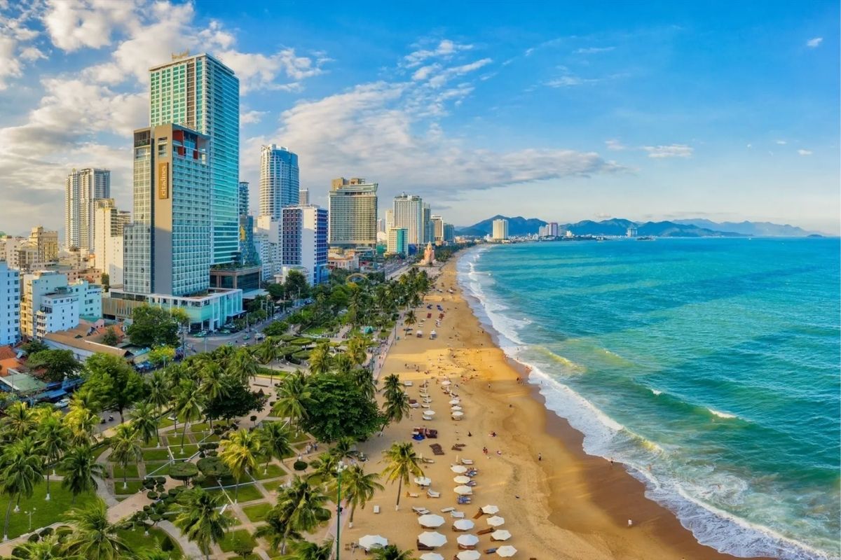 Nha Trang Beach Nearby Muong Thanh Luxury Nha Trang 