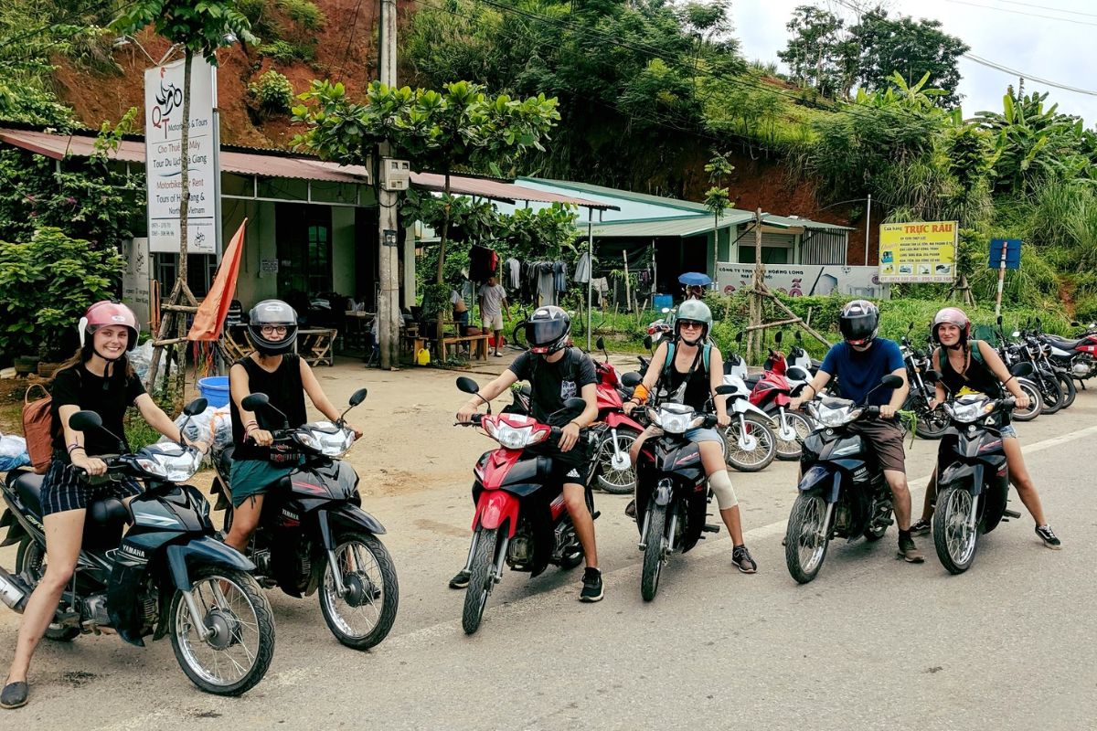 Ride Ninh Binh to Ha Giang motorbike