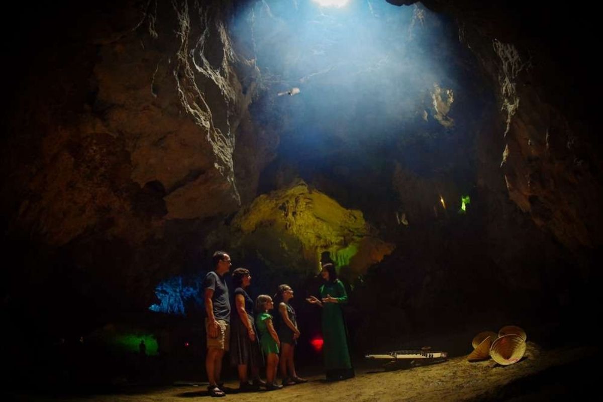 Galaxy Cave adventure, perfect April temperature in Ninh Binh.