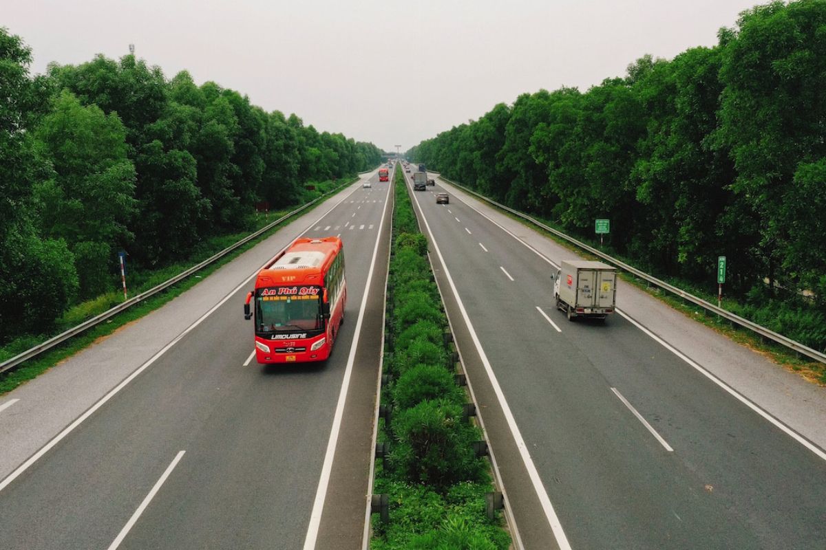 Bus Ride on QL1A to Hanoi