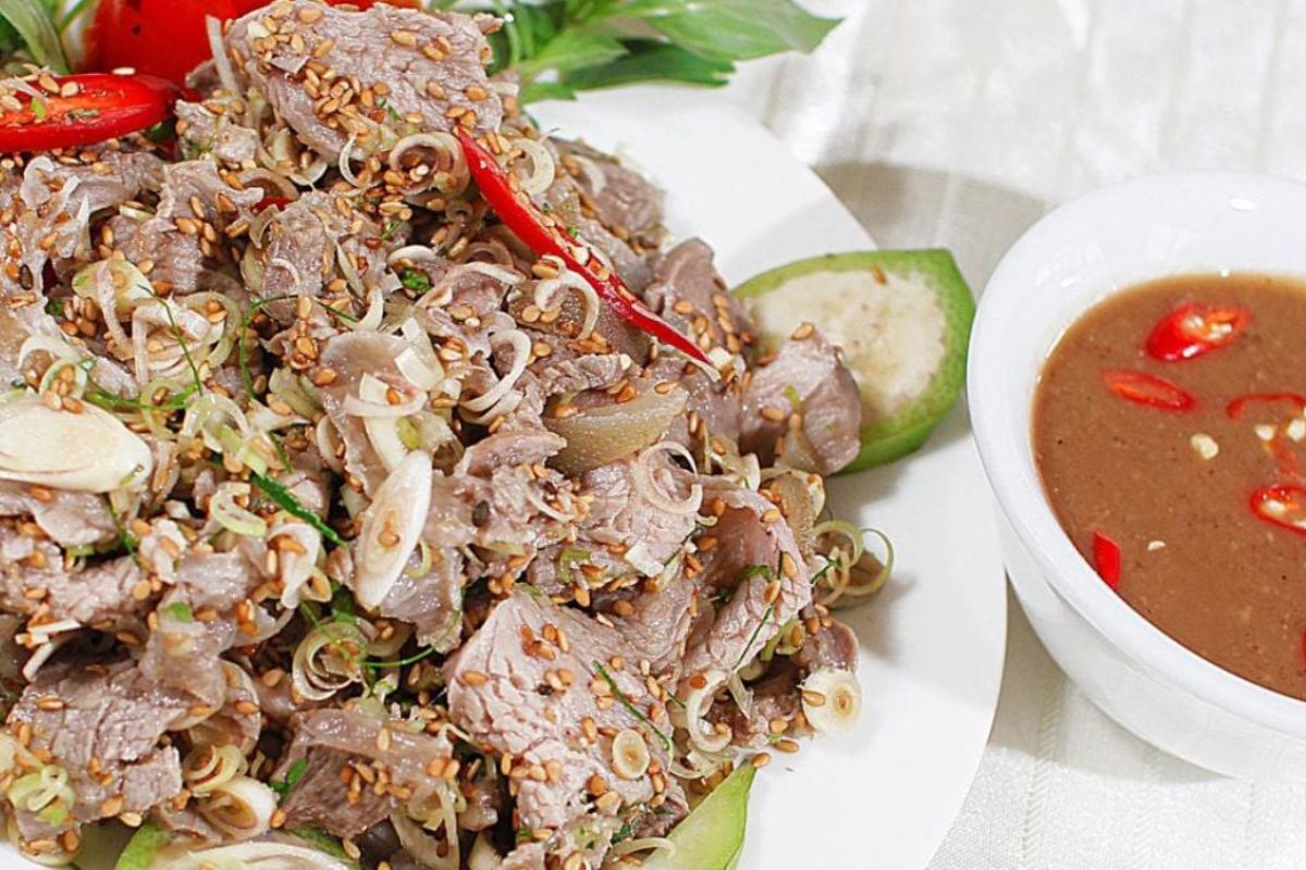  Taste “De Nui Que Em” at Ninh Binh Night Market