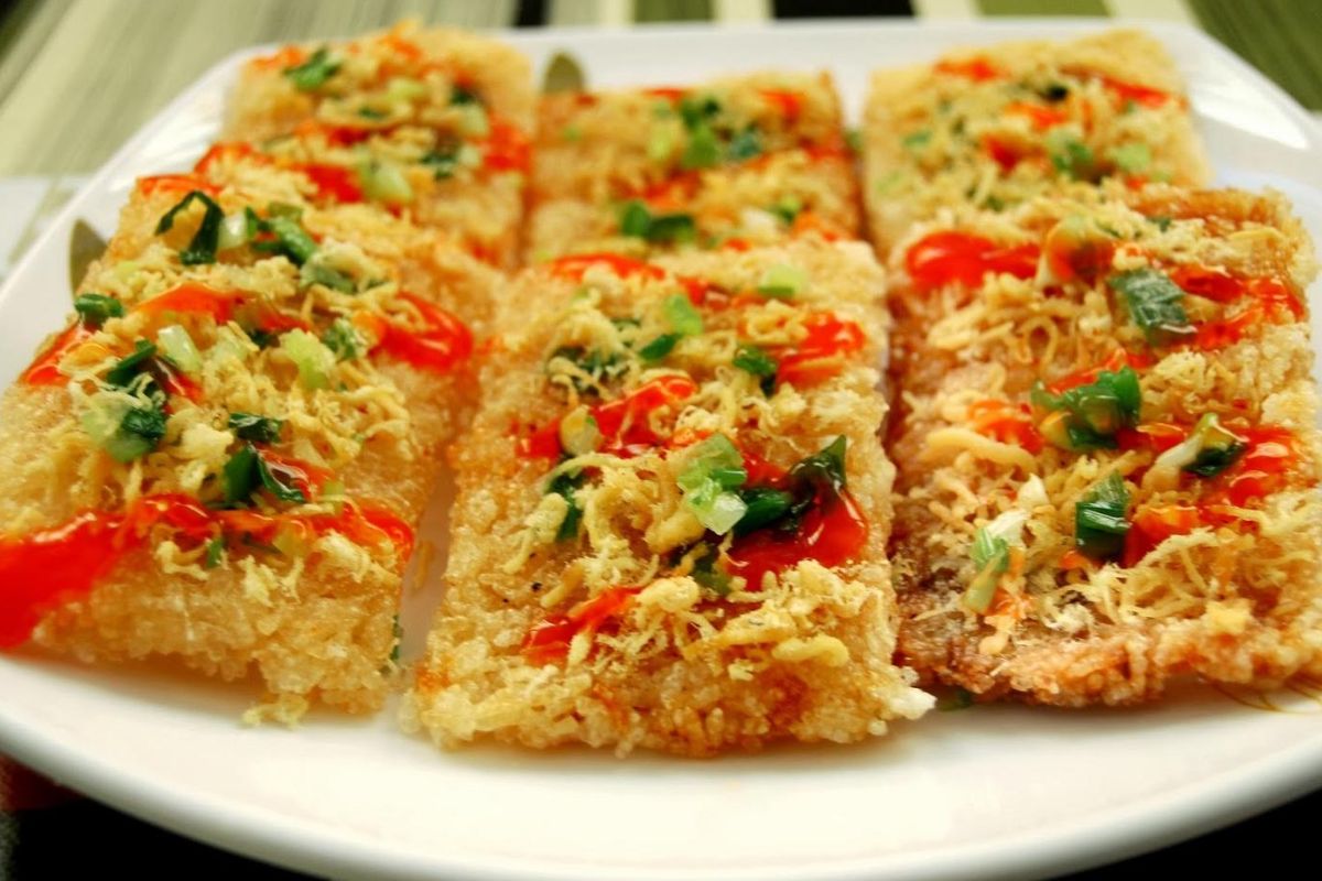Com Chay Ba Dinh at 8 Market Street Corner, Ninh Binh Night Market